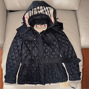 Women Burberry ShortFinsBridge Black Quilted Nylon Jacket L8361 sz S Belt Waist